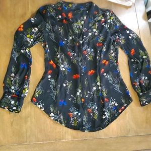 Beautiful Women's Worthington butterfly blouse